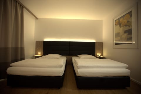 Twin Room | Premium bedding, in-room safe, desk, soundproofing