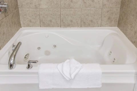 Suite, 1 King Bed with Sofa bed, Non Smoking | Jetted tub