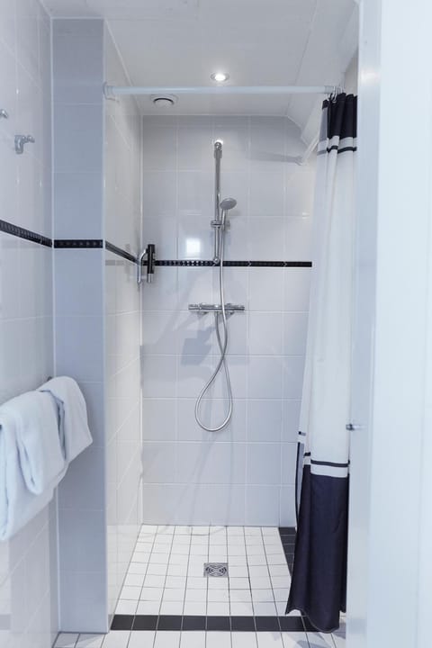 Free toiletries, towels