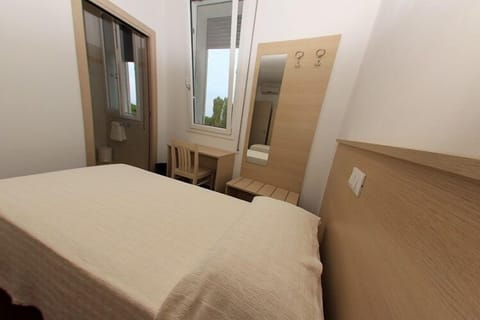 In-room safe, desk, free WiFi, wheelchair access