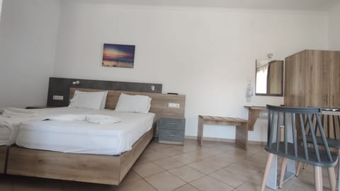 Deluxe Studio | In-room safe, individually decorated, desk, laptop workspace