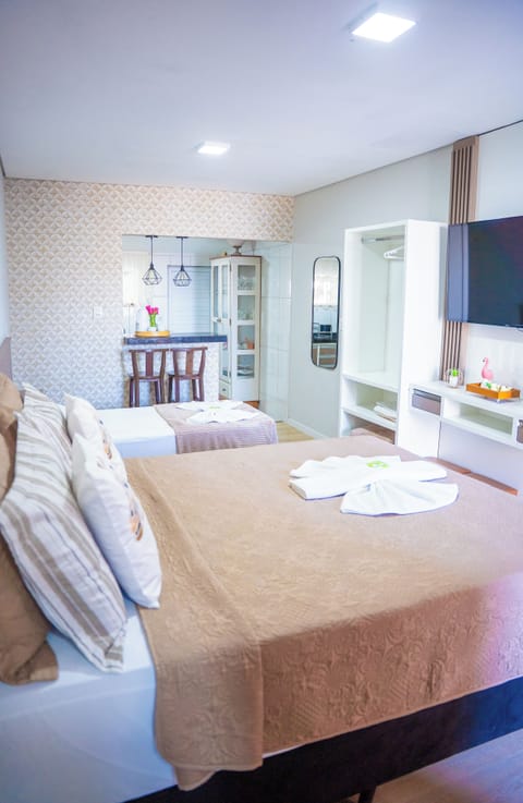 Deluxe Room | Hypo-allergenic bedding, blackout drapes, free WiFi, bed sheets