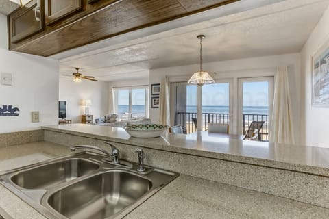 Condo, 2 Bedrooms | Interior