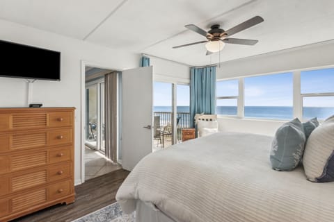 Condo, 2 Bedrooms | 2 bedrooms, free WiFi, bed sheets