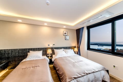 Premium bedding, down comforters, free WiFi