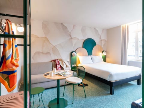 Comfort Room, 1 Queen Bed with Sofa bed | Soundproofing, iron/ironing board, free cribs/infant beds, free WiFi