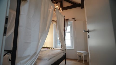 Romantic Double Room | Individually decorated, individually furnished, free WiFi, bed sheets