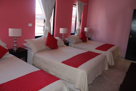 Habitacion Triple | Premium bedding, free WiFi