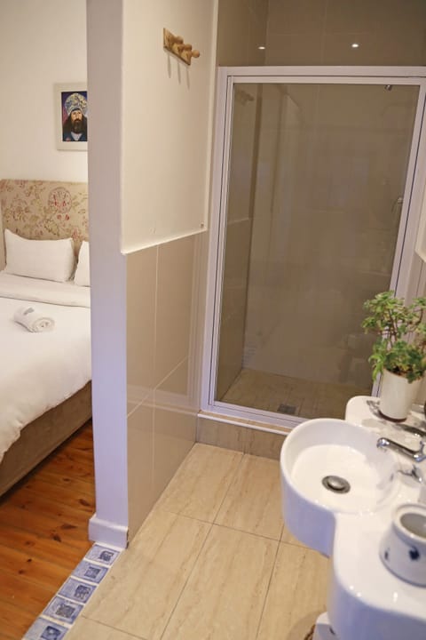 Double with en suite | Bathroom | Towels