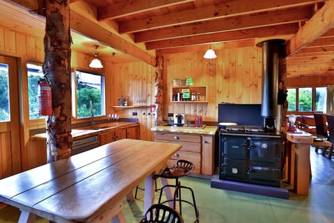 Luxury House, 5 Bedrooms, Bay View, Beachfront | Private kitchen | Full-size fridge, microwave, oven, stovetop