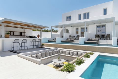 Seasonal outdoor pool, pool umbrellas, sun loungers