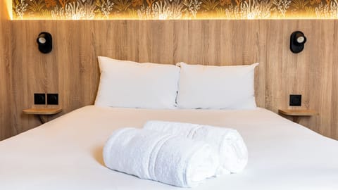 Double Room | Premium bedding, desk, blackout drapes, soundproofing