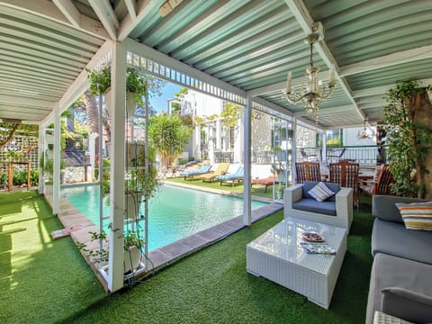 Outdoor pool, sun loungers