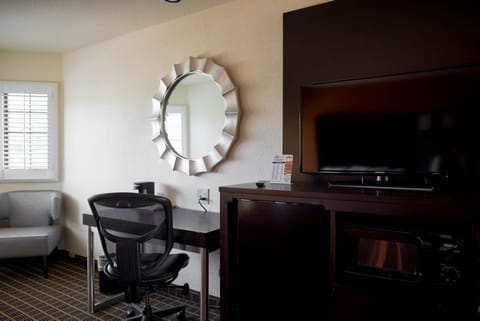 Standard Room, 1 King Bed, Refrigerator & Microwave | Desk, blackout drapes, iron/ironing board, free WiFi