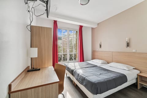 In-room safe, free WiFi, bed sheets