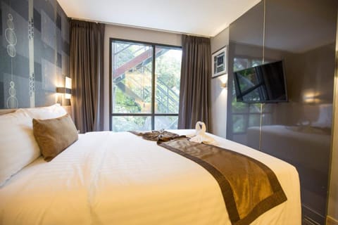 Superior Room | Minibar, in-room safe, desk, free WiFi