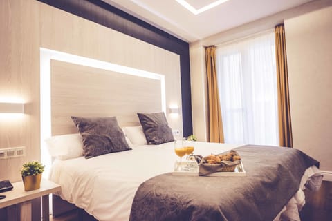 Comfort Twin Room, 1 Bedroom | In-room safe, desk, soundproofing, free WiFi