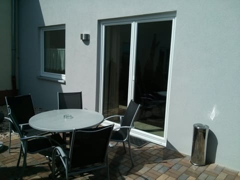 Comfort Apartment, Terrace (2 Personen) | 1 bedroom, premium bedding, individually decorated, blackout drapes