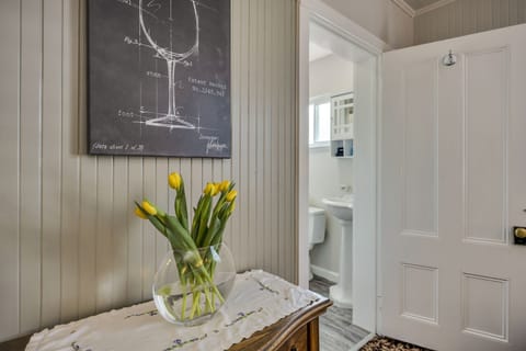 Room, 1 Queen Bed (St. Helena) | Individually decorated, individually furnished, iron/ironing board