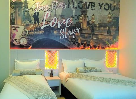 Luxury Room (Supreme) | Desk, free WiFi