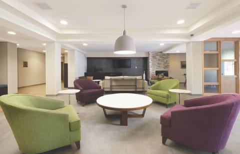 32-inch flat-screen TV with cable channels, TV