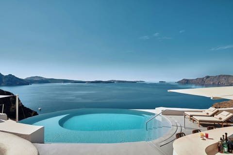 2 outdoor pools, pool umbrellas, sun loungers