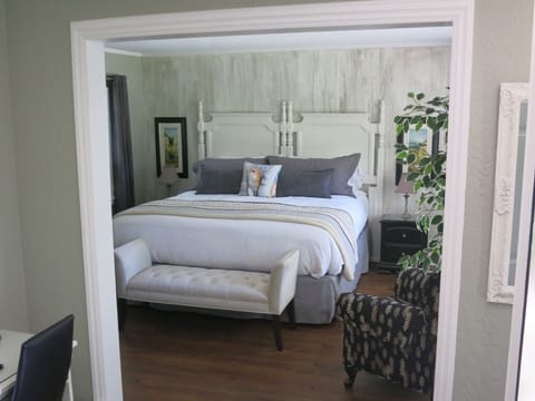 Suite, Non Smoking, Kitchenette | Blackout drapes, iron/ironing board, free WiFi, bed sheets