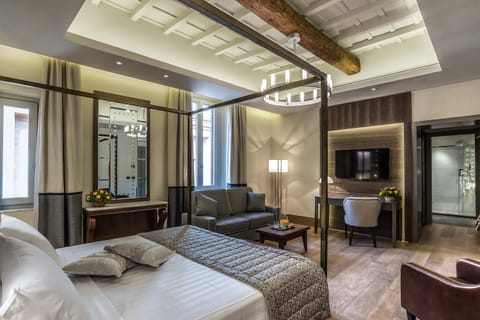 Junior Suite | Frette Italian sheets, down comforters, memory foam beds, minibar