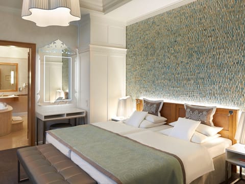 1 bedroom, hypo-allergenic bedding, free minibar, in-room safe