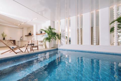 Indoor pool, outdoor pool