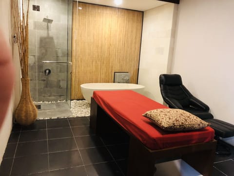 Couples treatment rooms