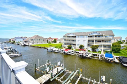 Townhome, 2 Bedrooms | Marina