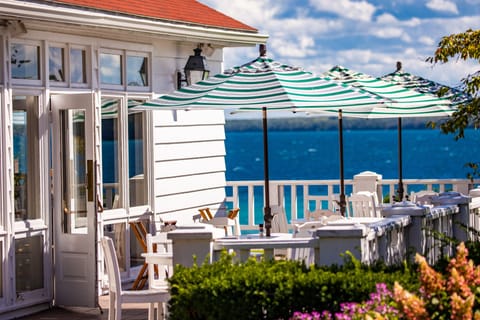 3 restaurants, breakfast, lunch, dinner served; American cuisine