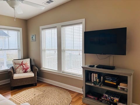House, 4 Bedrooms | Living area | TV