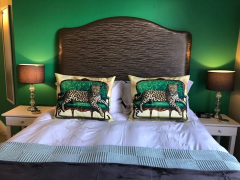 Studio Suite (Leopard Studio) | 1 bedroom, in-room safe, desk, free WiFi