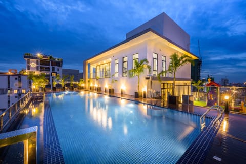 Infinity pool