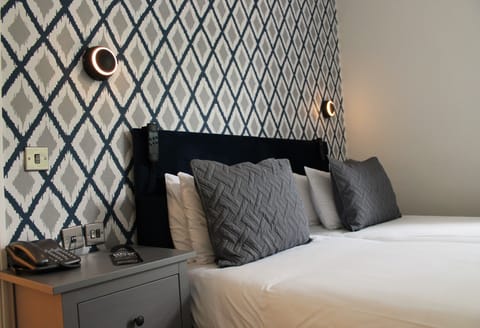 Accessible Room | Hypo-allergenic bedding, in-room safe, desk, laptop workspace