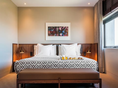 Presidential Suite | Minibar, in-room safe, desk, soundproofing