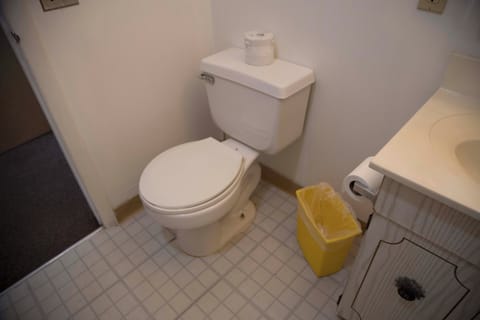 Quadruple Room | Bathroom | Towels, soap, shampoo, toilet paper