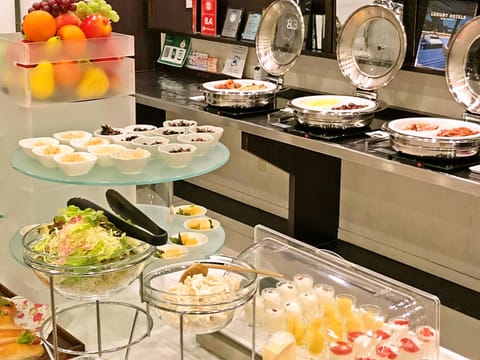 Daily buffet breakfast for a fee