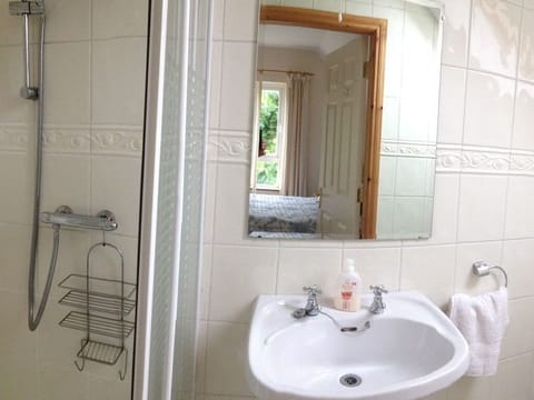 Standard Double Room, Ensuite | Free WiFi