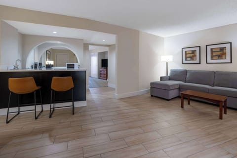 Suite, 1 King Bed, Non Smoking, Pool View (One-Bedroom) | Premium bedding, pillowtop beds, in-room safe, desk