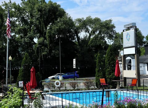 Seasonal outdoor pool