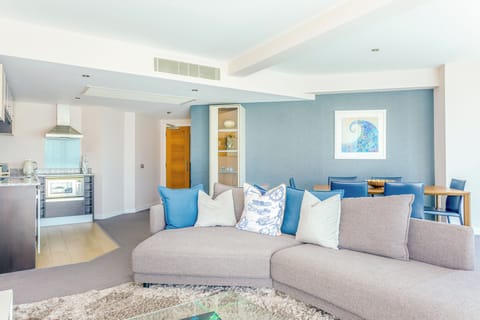 Luxury Suite, Multiple Beds, River View | Living area | 43-inch Smart TV with digital channels