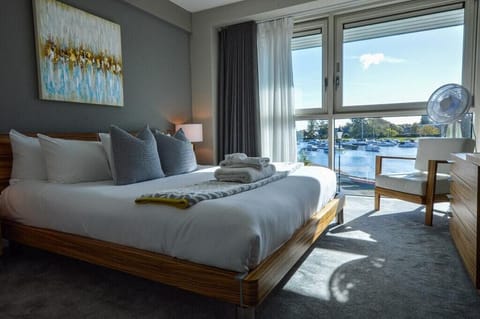 In-room safe, free WiFi, bed sheets