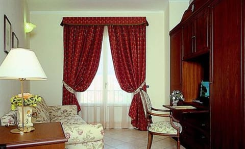 Family Suite, 1 Double Bed with Sofa bed | Down comforters, minibar, in-room safe, desk