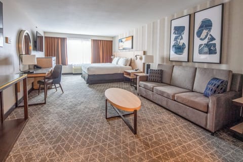 Premium bedding, desk, blackout drapes, soundproofing