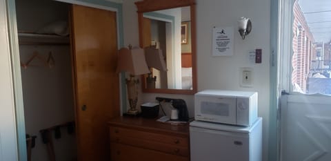 Single Room, Accessible | Premium bedding, down comforters, desk, iron/ironing board