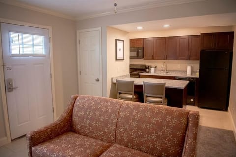 Premium bedding, pillowtop beds, desk, laptop workspace