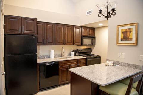 Luxury Penthouse, 2 Bedrooms, Kitchen | Private kitchen | Full-size fridge, microwave, oven, stovetop